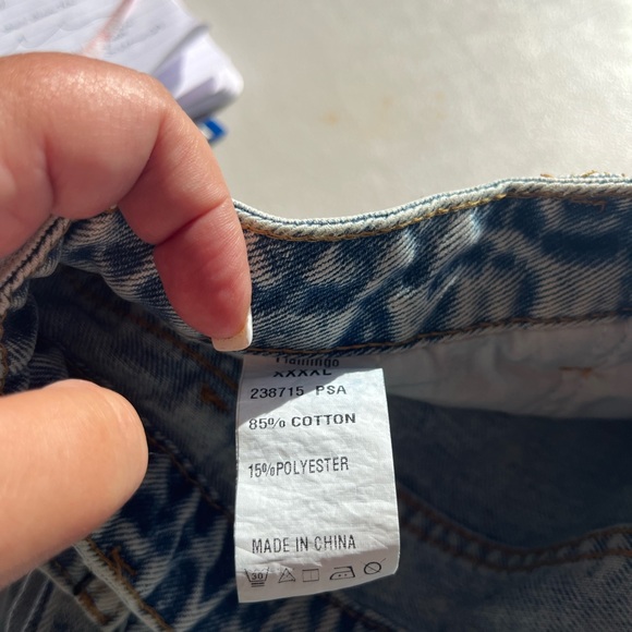 FLAMINGO DISTRESSED LIGHT WASH JEANS NEW XXXXL BUT FITS LIKE A 2X - Picture 5 of 8